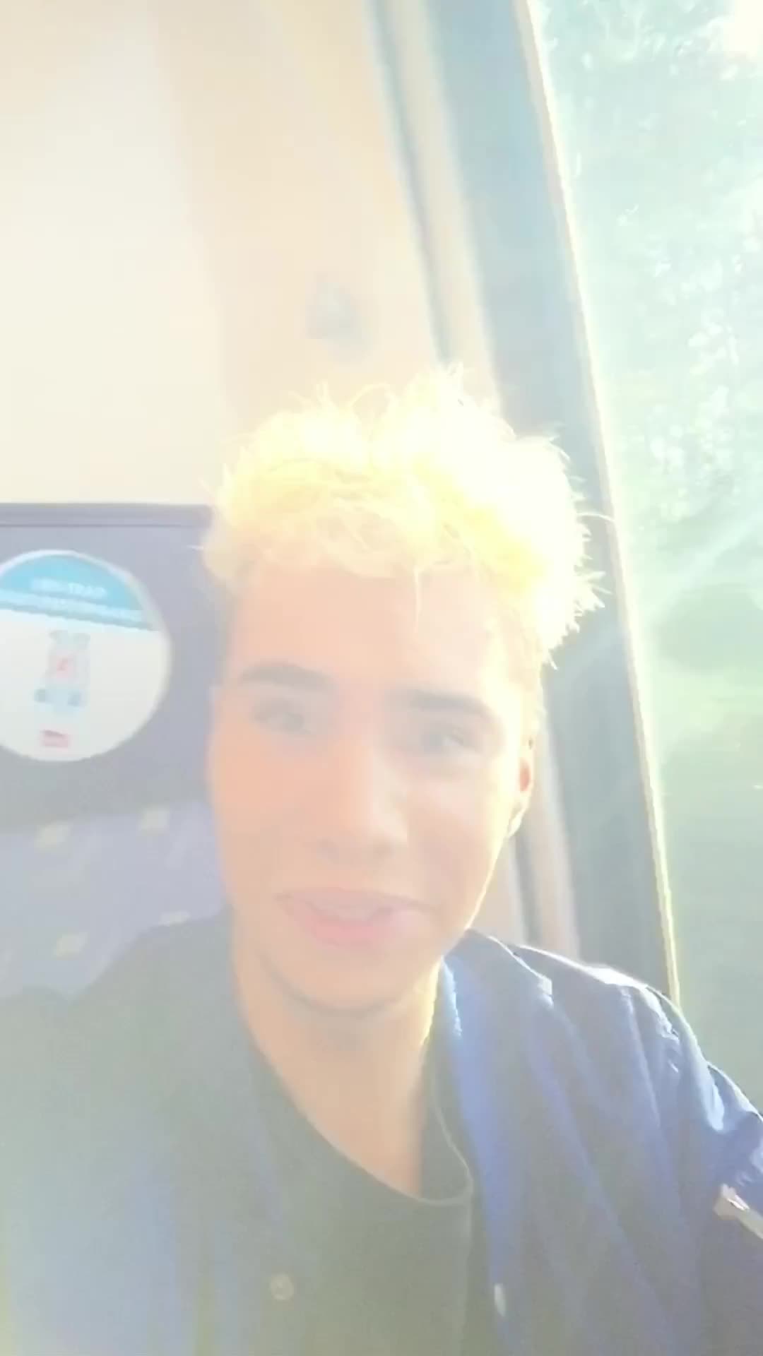 Théo dans un lieu d’accueil